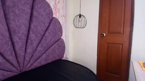 Snapshot of _alaia_collway_ chatting on October 2025 11:55:02 AM Alaia online show from October 2025 11:55:02 AM