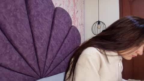 Snapshot of _alaia_collway_ chatting on October 2025 11:55:02 AM Alaia online show from October 2025 11:55:02 AM