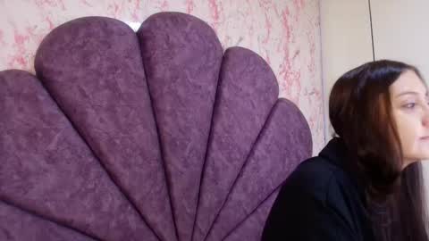 Snapshot of _alaia_collway_ chatting on October 2025 11:54:01 AM Alaia online show from October 2025 11:54:01 AM