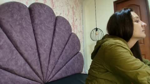 Snapshot of _alaia_collway_ chatting on October 2025 11:47:01 AM Alaia online show from October 2025 11:47:01 AM