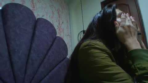 Snapshot of _alaia_collway_ chatting on October 2025 11:34:02 AM Alaia online show from October 2025 11:34:02 AM