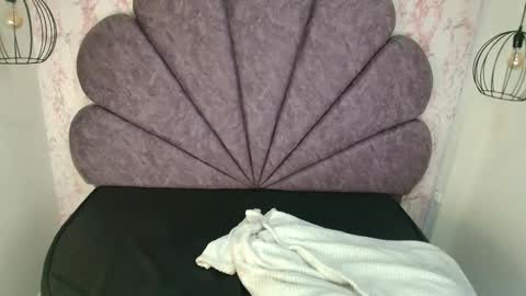 Snapshot of _alaia_collway_ chatting on November 2025 11:33:02 AM Alaia online show from November 2025 11:33:02 AM