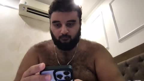Snapshot of _alan_bear_ chatting on May 2026 12:10:01 PM Alan online show from May 2026 12:10:01 PM