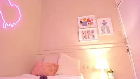 _aleja_x online show from October 2025 11:33:02 AM