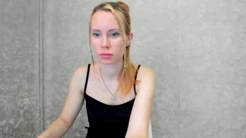 _alex1819 online show from April 2026 07:25:02 AM