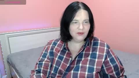 Snapshot of _alexandra_ray_ chatting on October 2025 02:14:01 PM _alexandra_ray_ online show from October 2025 02:14:01 PM