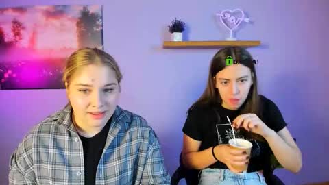Snapshot of _alice_smith__ chatting on October 2025 08:37:02 AM _alice_smith__ online show from October 2025 08:37:02 AM