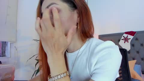Snapshot of _aline_hall chatting on December 2024 11:11:01 AM Alline Hall online show from December 2024 11:11:01 AM