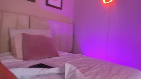 Snapshot of _alison_c chatting on October 2025 11:42:02 AM Hii I m Alison online show from October 2025 11:42:02 AM