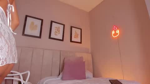 Snapshot of _alison_c chatting on October 2025 11:31:02 AM Hii I m Alison online show from October 2025 11:31:02 AM