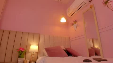 Snapshot of _alison_c chatting on November 2025 11:32:02 AM Hii I m Alison online show from November 2025 11:32:02 AM