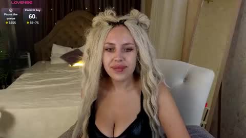 _amymoore online show from August 2026 01:29:02 AM