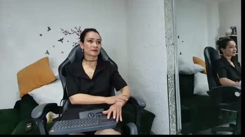 Snapshot of _anais_lanz chatting on June 2026 07:30:02 PM Anais online show from June 2026 07:30:02 PM