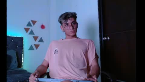 Snapshot of _andrew_willyams chatting on January 2025 07:43:01 PM Andres online show from January 2025 07:43:01 PM