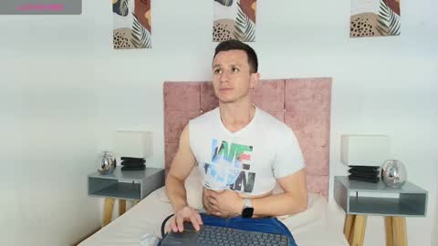 _andrewfalcon2 online show from January 2025 01:04:02 PM