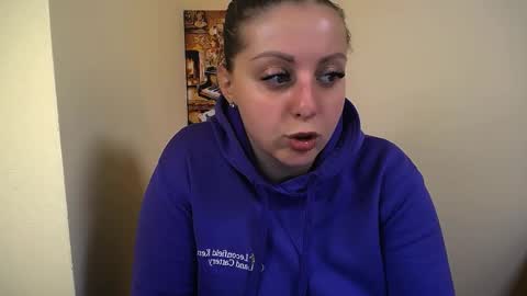 Snapshot of _annabelle_lee chatting on October 2025 06:57:02 AM Anna online show from October 2025 06:57:02 AM