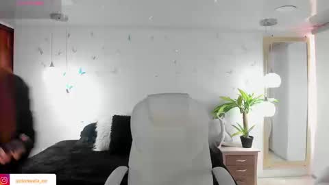 Snapshot of _antonnela_ chatting on March 2026 02:42:01 PM antonnela online show from March 2026 02:42:01 PM