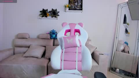    online show from April 2026 02:33:01 PM