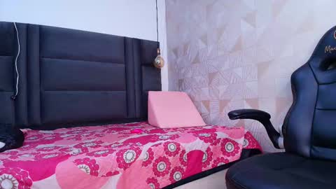 Arlet online show from September 2025 02:59:01 AM