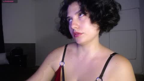 Snapshot of _atenea_golden chatting on January 2025 01:56:01 AM atenea online show from January 2025 01:56:01 AM