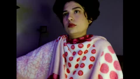 Snapshot of _atenea_golden chatting on November 2025 08:46:02 AM atenea online show from November 2025 08:46:02 AM