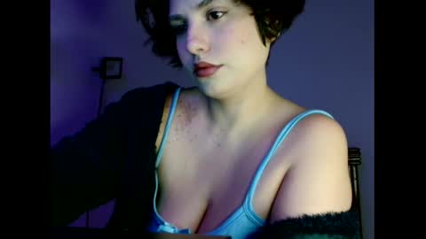 Snapshot of _atenea_golden chatting on November 2025 07:10:01 AM atenea online show from November 2025 07:10:01 AM