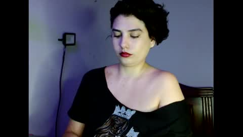 Snapshot of _atenea_golden chatting on December 2025 08:01:02 AM atenea online show from December 2025 08:01:02 AM