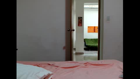 Snapshot of _atenea_golden chatting on February 2026 02:01:02 PM atenea online show from February 2026 02:01:02 PM