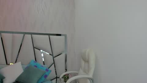 Aura online show from April 2026 03:08:02 AM
