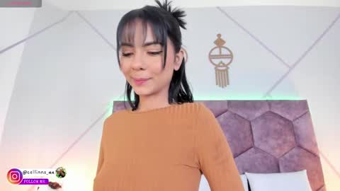 Snapshot of _aurora_collins_ chatting on November 2025 12:49:01 PM _aurora_collins_ online show from November 2025 12:49:01 PM