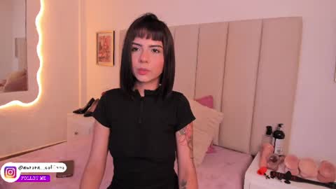 _aurora_collins_ online show from June 2026 01:04:01 PM