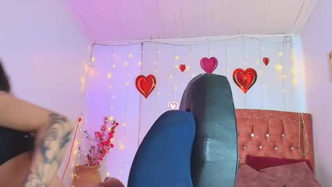 Snapshot of _aurora_moon chatting on February 2025 10:07:02 PM Aurora online show from February 2025 10:07:02 PM