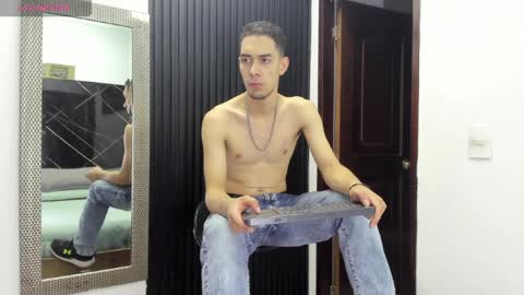_axel_09 online show from May 2026 04:18:01 AM