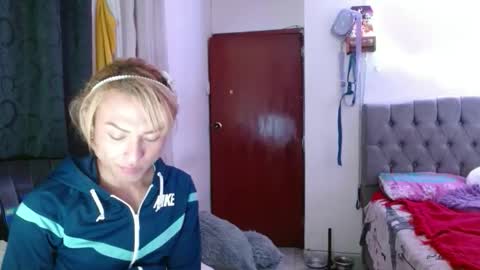 _azalea_65 online show from February 2026 05:05:01 AM