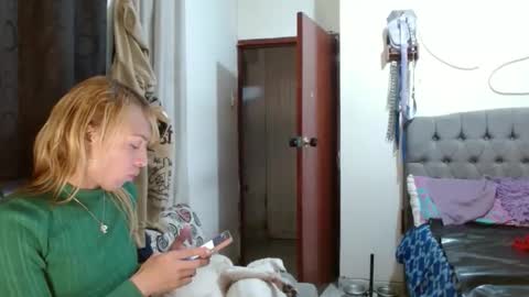 _azalea_65 online show from February 2026 01:43:01 AM