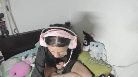 Snapshot of _baby_vi chatting on December 2025 06:14:01 PM _baby_vi online show from December 2025 06:14:01 PM