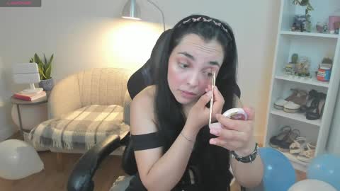Bella Evans online show from April 2026 06:19:01 AM