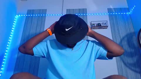 Andrew online show from February 2026 03:43:01 AM