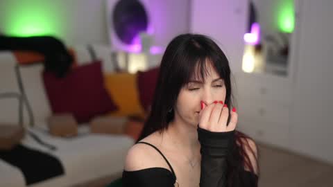 Lili online show from October 2025 11:31:02 AM