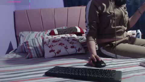 _boombom__ online show from February 2026 11:22:01 PM