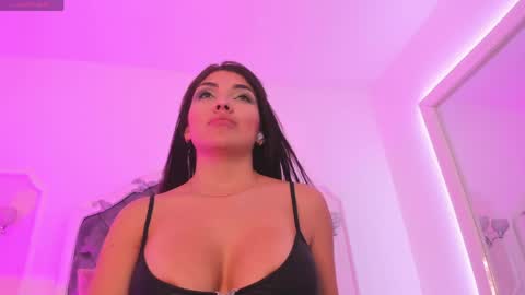 Brenda  online show from April 2026 07:44:02 PM