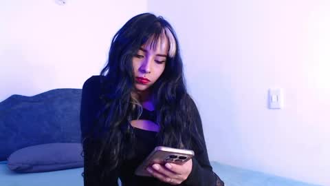 Luna online show from April 2026 08:18:01 PM