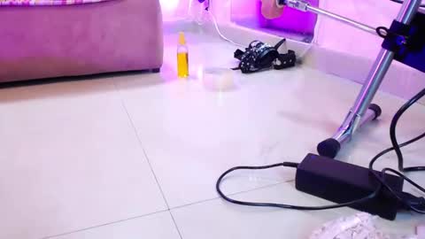 Bella online show from February 2025 11:44:02 AM