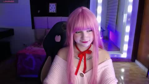 _charlotte_collins_ online show from December 2025 02:47:01 PM