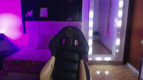 Snapshot of _charlotte_collins_ chatting on February 2026 03:13:02 PM _charlotte_collins_ online show from February 2026 03:13:02 PM