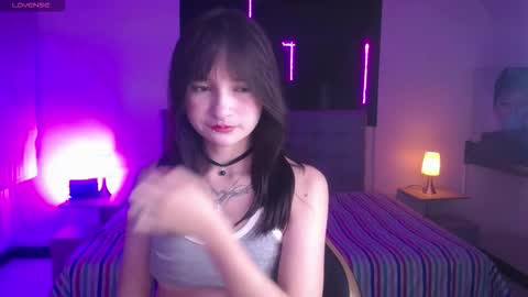 Snapshot of _charlotte_collins_ chatting on March 2026 02:33:01 PM _charlotte_collins_ online show from March 2026 02:33:01 PM