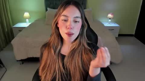 Snapshot of _charlotte_evans_2 chatting on February 2026 10:41:02 PM Charlote online show from February 2026 10:41:02 PM