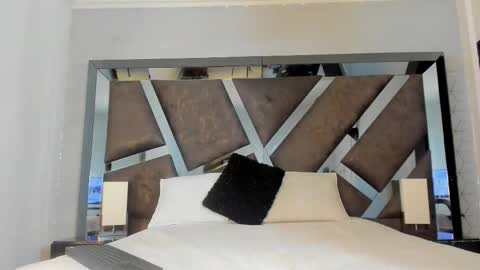 Charlotte online show from February 2026 09:42:01 PM