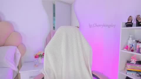 Cherrykingsley online show from June 2026 06:33:02 AM