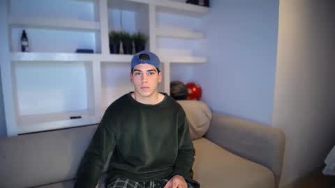 _couplevibes online show from November 2025 06:24:02 PM